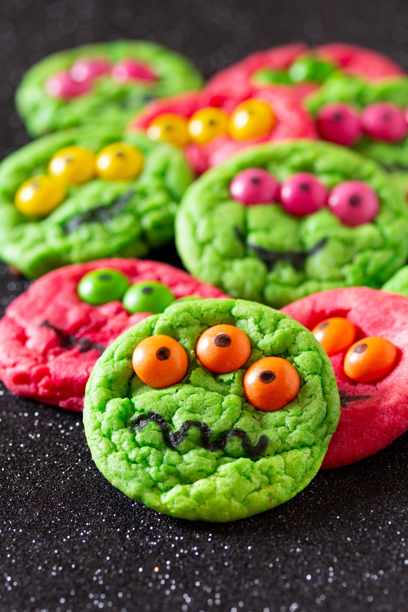 Halloween Monster Cookies
 Six Ingre nt Cake Mix Halloween Monster Cookies