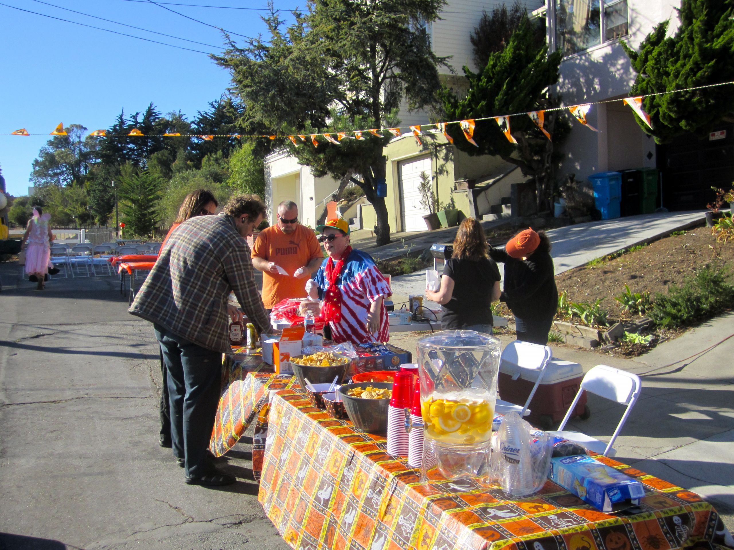 Halloween Neighborhood Party Ideas
 SNA Halloween Block Party & Carnival a Success – Sunnyside