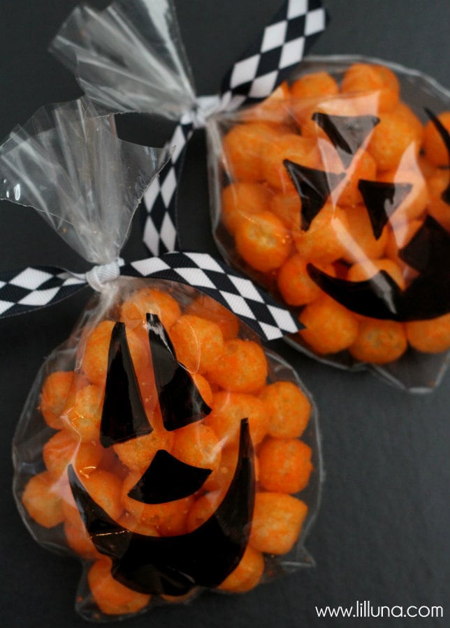 Halloween Party Bags Ideas
 Halloween Movie Night Gift Idea