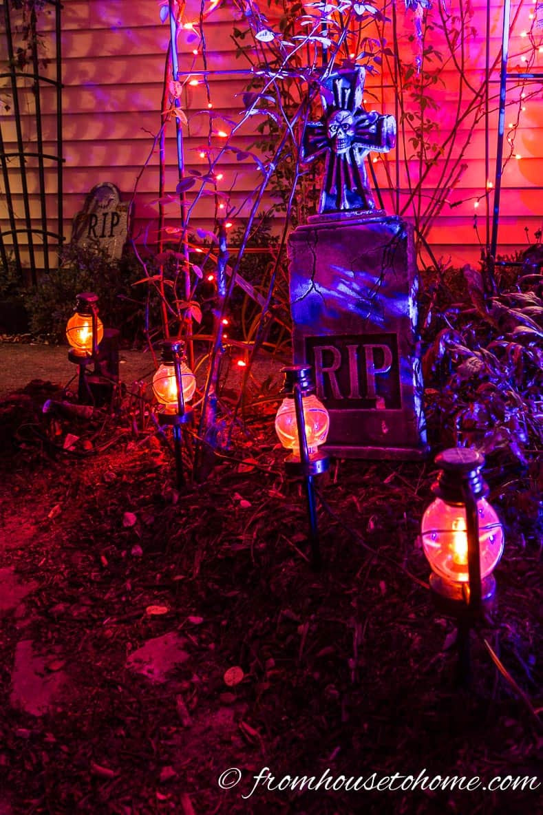 Halloween Path Lights
 Halloween Outdoor Lighting Ideas 18 Spooky Ways To Light