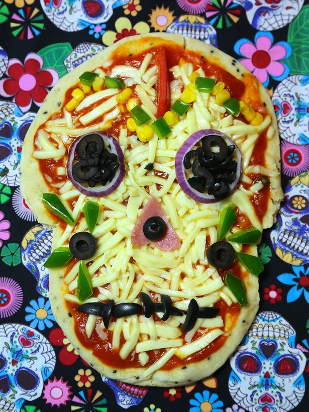 Halloween Pizza Party Ideas
 Best Halloween food ideas Easy recipes for kids and