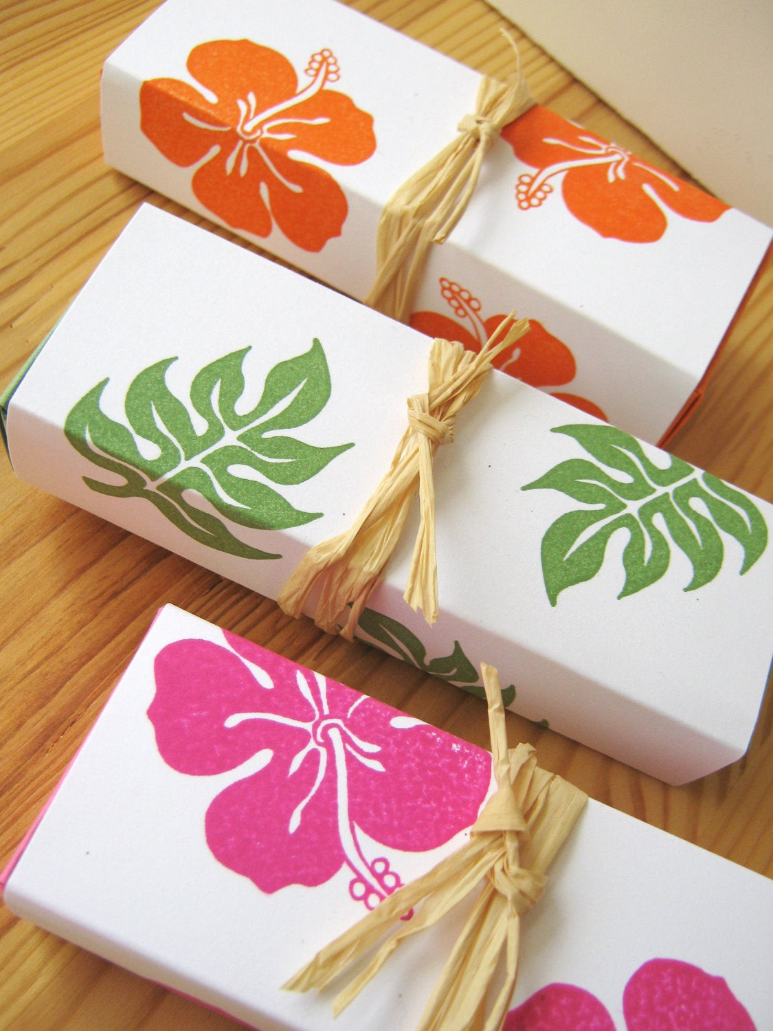 Hawaiian Wedding Favors
 Tropical Hibiscus Island Style Wedding Favor Boxes Hawaii