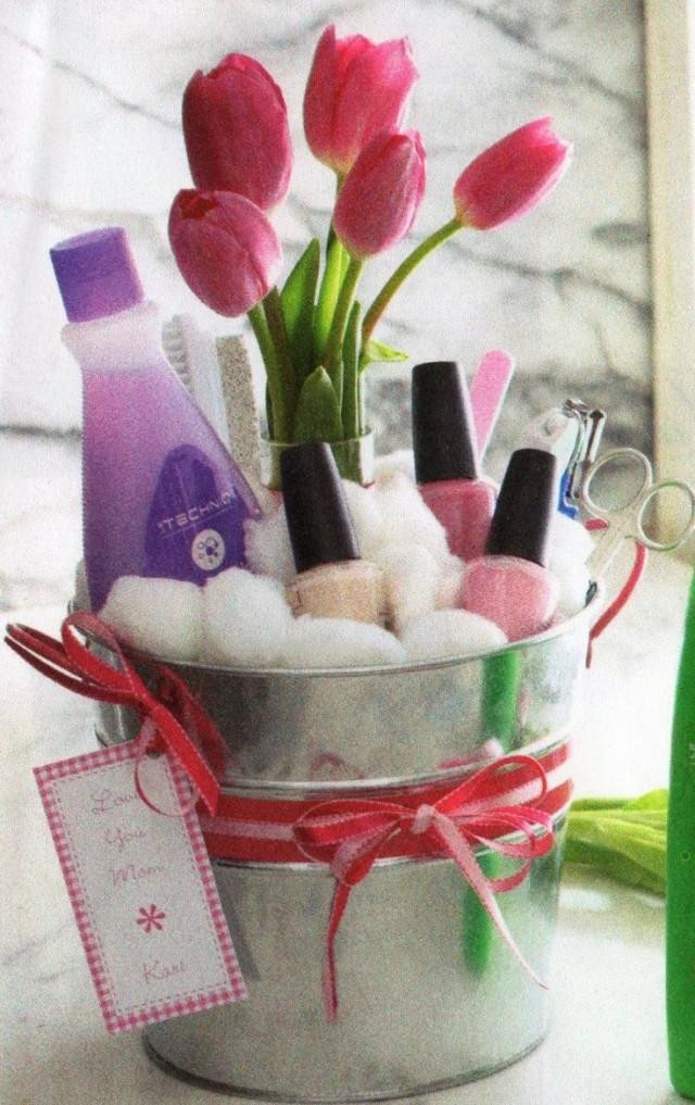 Homemade Gift Basket Ideas For Mom
 DIY Mothers Day Gift Baskets to Make at Home
