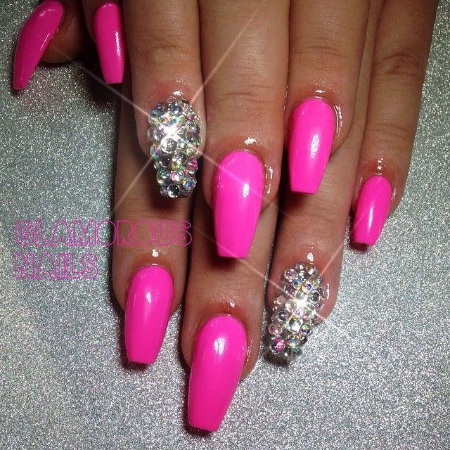 Hot Pink Glitter Nails
 Amazing Ideas to Manicure Short Nails