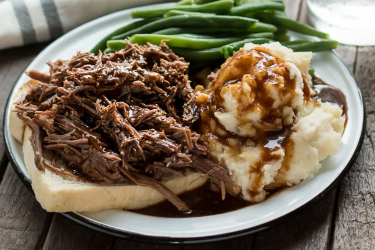 Hot Roast Beef Sandwiches With Gravy   Slow Cooker Hot Roast Beef Sandwiches The Magical Slow