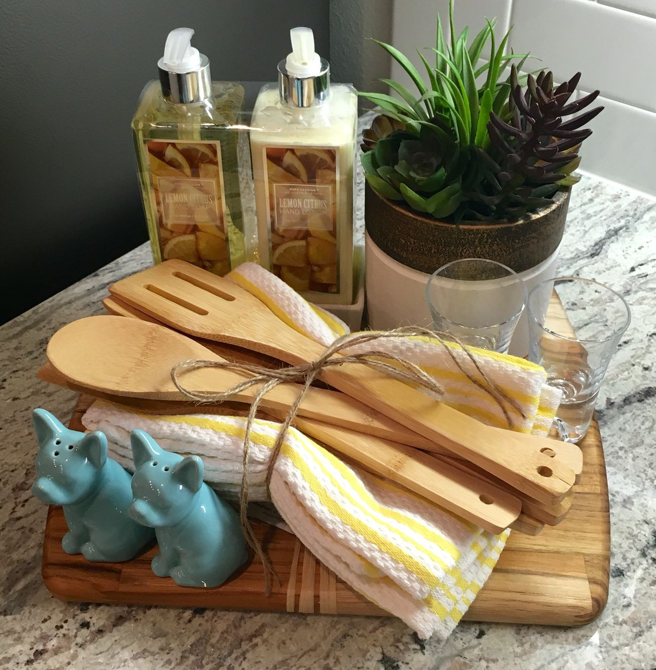 Housewarming Gift DIY
 Housewarming t Wooden chopping board hand towels