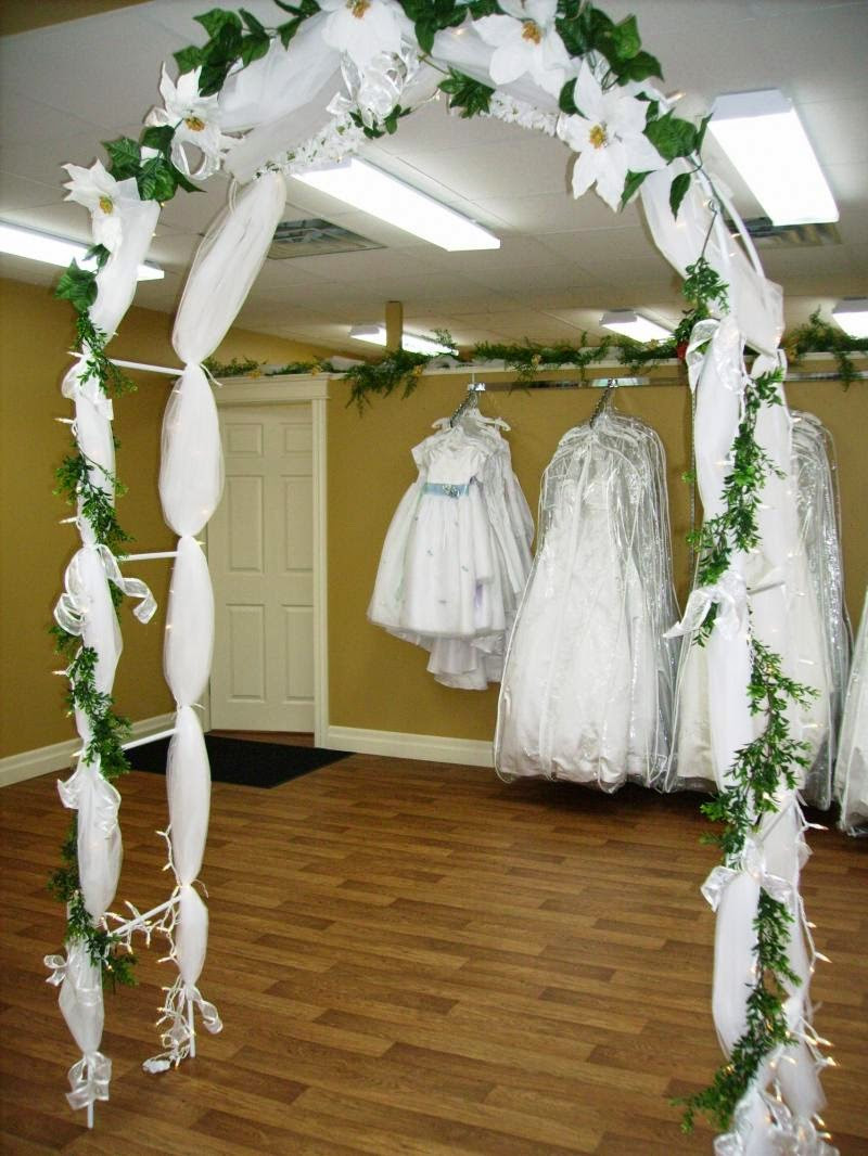 How To Decorate A Wedding Arch With Fabric
 Cheap yet gorgeous wedding arch ideas – Bud ed Wedding
