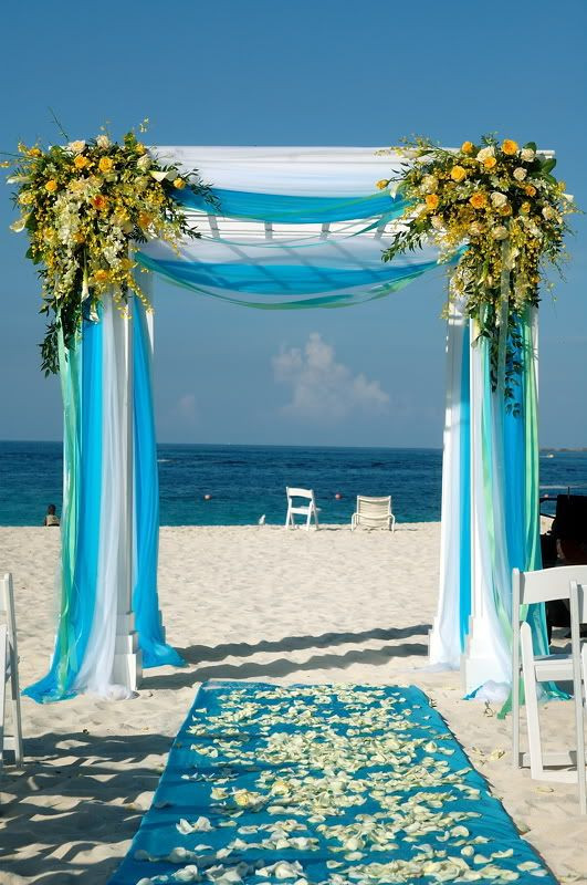 How To Decorate A Wedding Arch With Fabric
 Memorable Wedding Decorating Arches for a Wedding