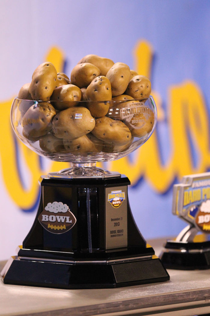 Idaho Potato Bowl
 Famous Idaho Potato Bowl San Diego Vs Buffalo