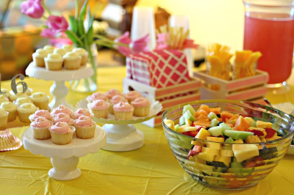 Inexpensive Graduation Party Food Ideas
 Bud Party Ideas Organize and Decorate Everything