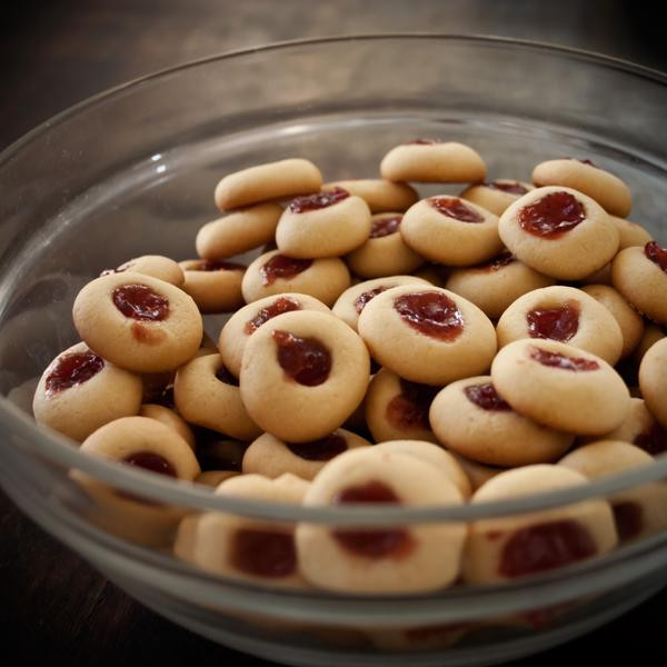 Jam Filled Shortbread Cookies
 Jam Filled Shortbread Cookies by Art Fragility on DeviantArt