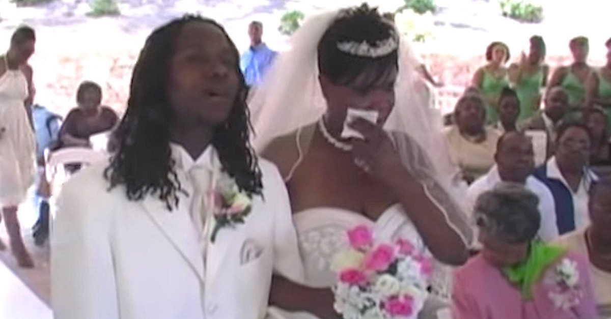 Jamie Foxx Wedding Vows Lyrics
 He’s Walking His Mom Down The Aisle When He Does THIS