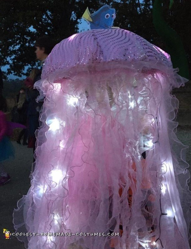 Jellyfish Costume DIY
 Stunning Homemade Jellyfish Costume