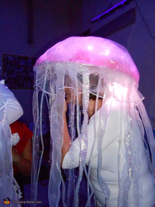 Jellyfish Costume DIY
 DIY Jellyfish Costumes Costume Works 4 5