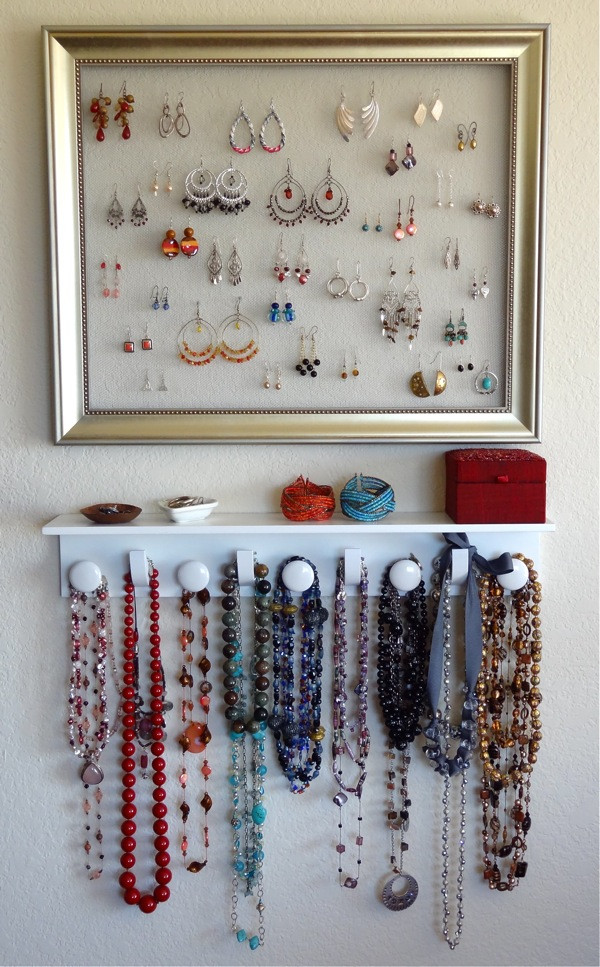 Jewelry Organization DIY
 Twinkle and Twine DIY Jewelry Organizer