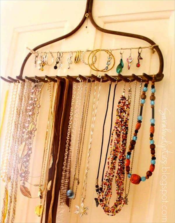 Jewelry Organization DIY
 8 Unique DIY Jewelry Holder Ideas