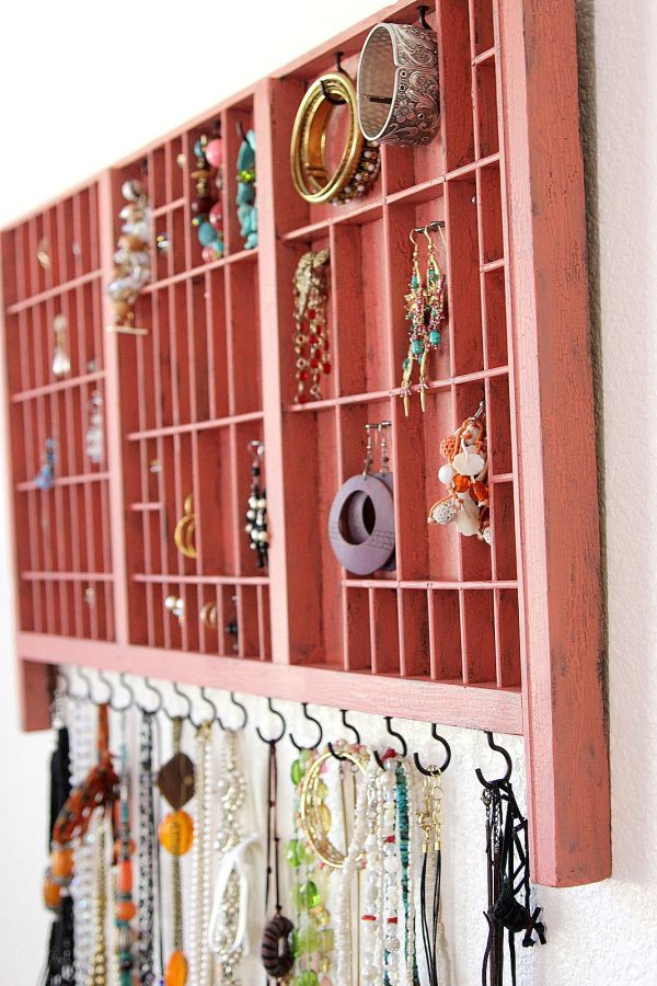 Jewelry Wall Organizer DIY
 36 Ways To Stay Organized With DIY Jewelry Holders