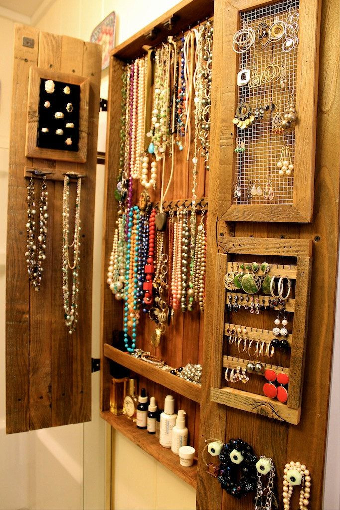 Jewelry Wall Organizer DIY
 Organic Wall Jewelry Organizer