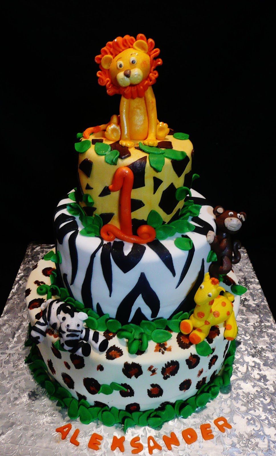 Jungle Birthday Cake
 Baking with Roxana s Cakes Safari Themed Cake