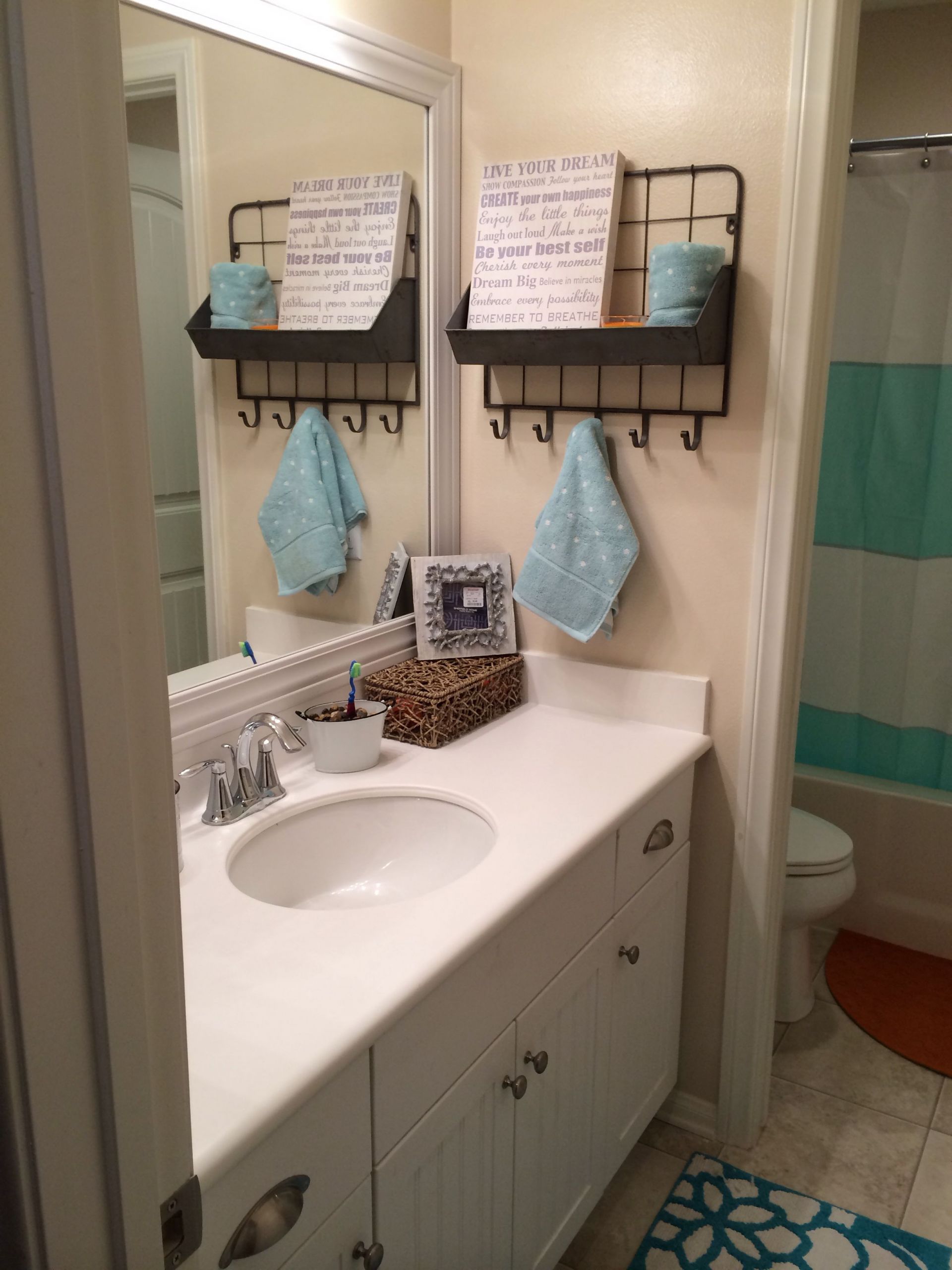 Kids Bath Decor Ideas
 Gender Neutral Kids Bathroom