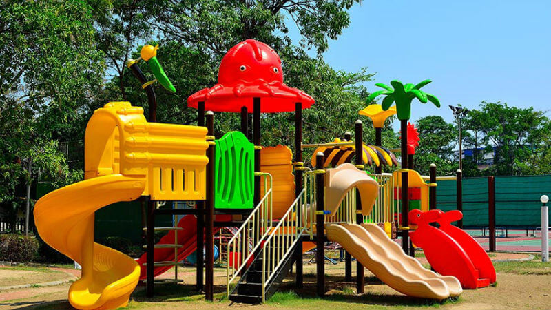 Kids Outdoor Play Area
 Outdoor Game & Activities