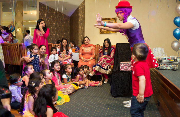 Kids Party Magic Show
 Birthday Shows Zoom Kids Entertainer