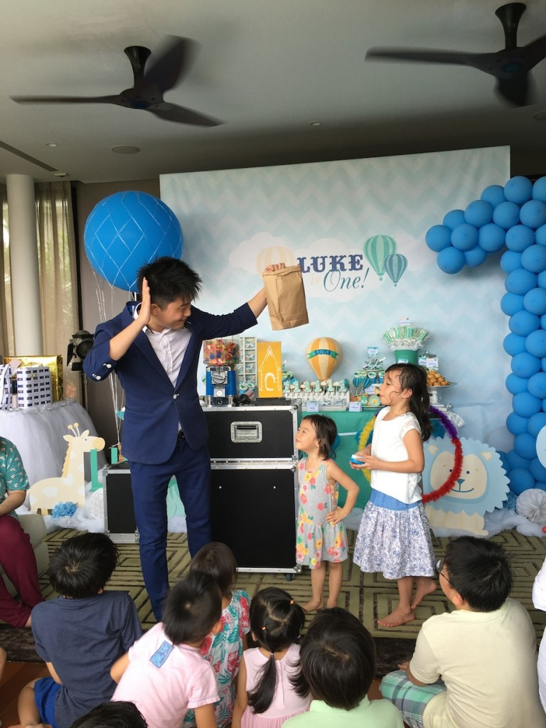 Kids Party Magic Show
 Singapore Birthday Party Package