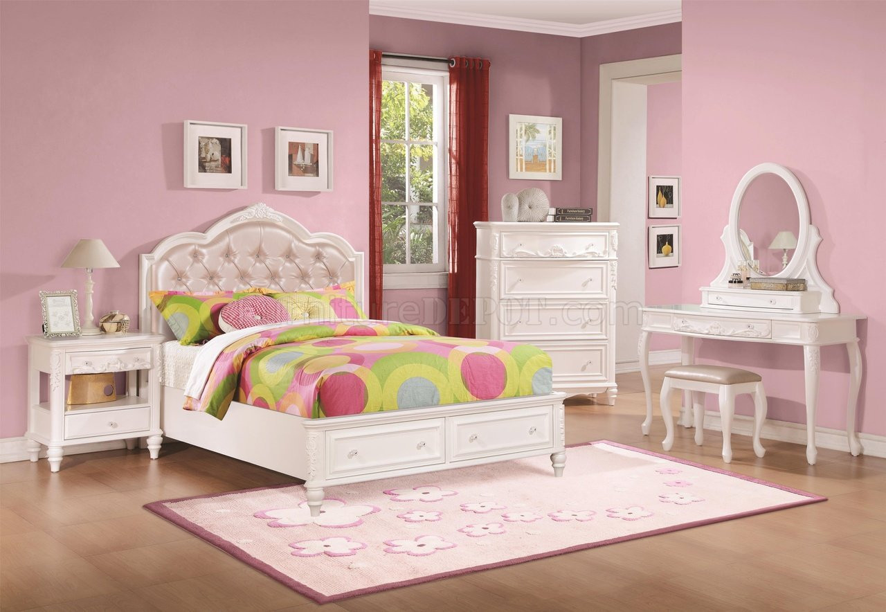 Kids White Bedroom Furniture
 Caroline Kids Bedroom in White by Coaster w Options