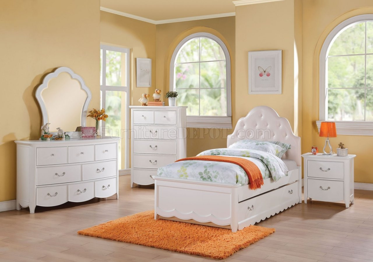Kids White Bedroom Furniture
 Cecilie Kids Bedroom in White by Acme w Options