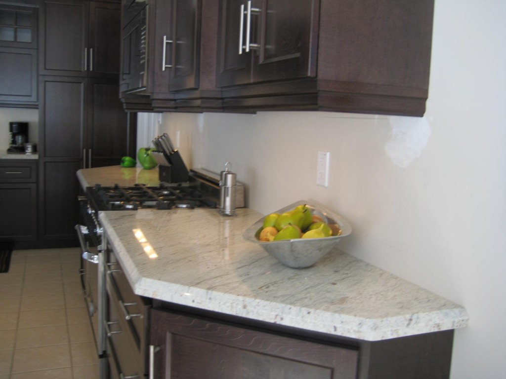Kitchen Counter Marble
 Charming White Granite Countertops for Elegant Kitchen