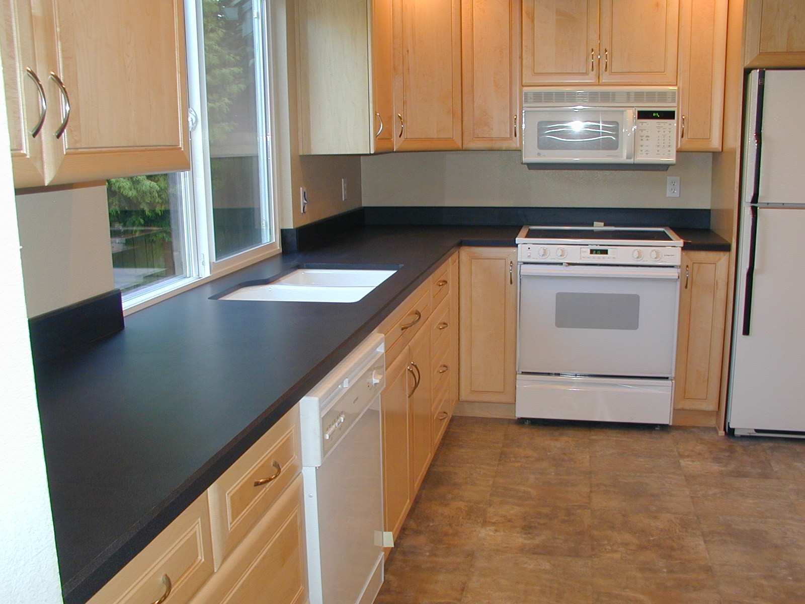 Kitchen Laminate Countertops
 Inexpensive Kitchen Countertop to Consider – HomesFeed