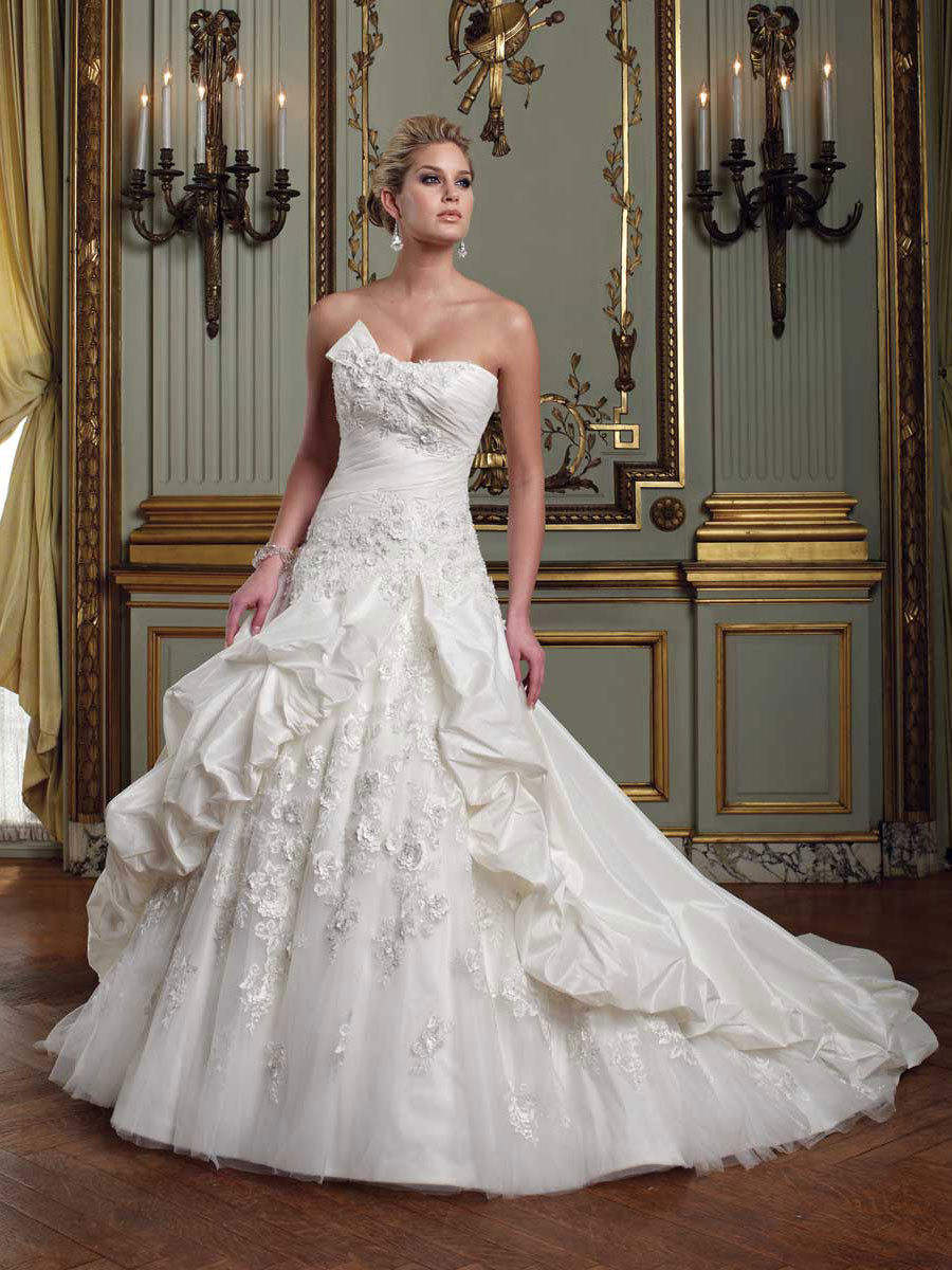 Lace Ball Gown Wedding Dresses
 Ten Beautiful Lace Wedding Dresses – BestBride101