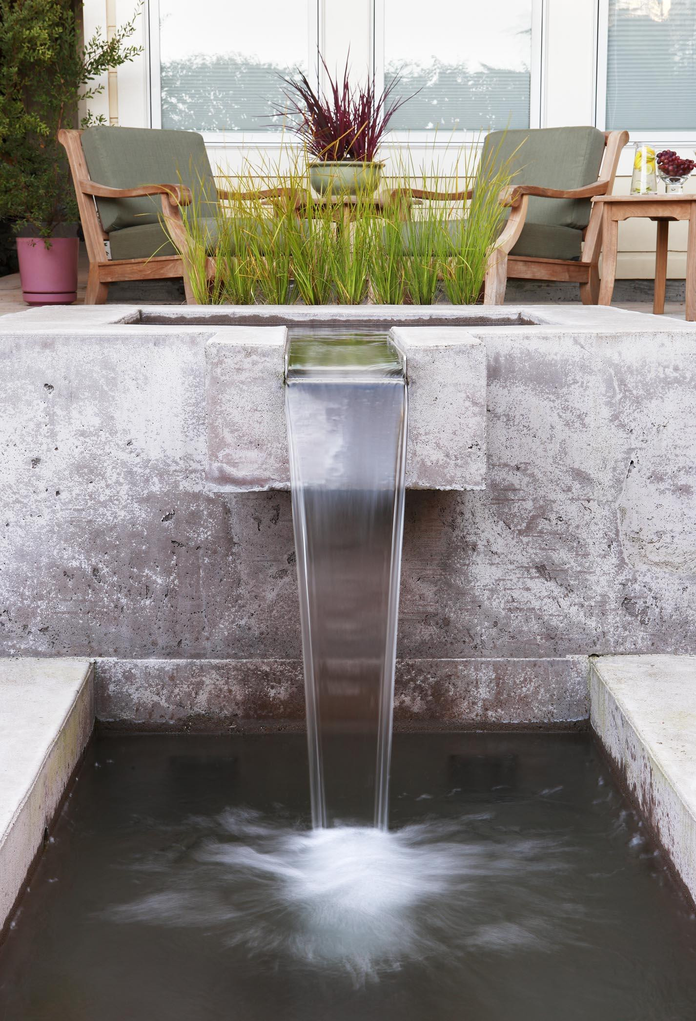 Landscape Fountain Modern
 Everything You Need to Know About Fountains Gardenista