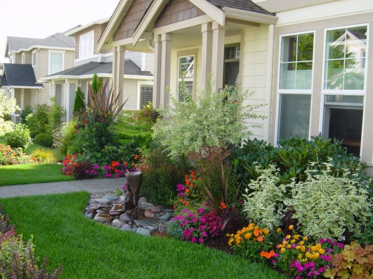Landscape Ideas Front Yard
 Gardening and Landscaping Front Yard Landscaping