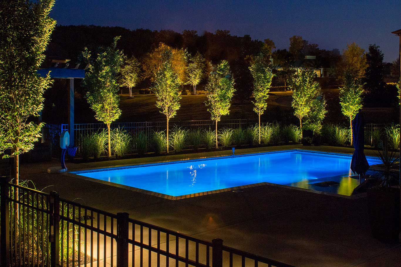 Landscape Lighting Led
 Choosing Between Halogen and LED For Your Landscape