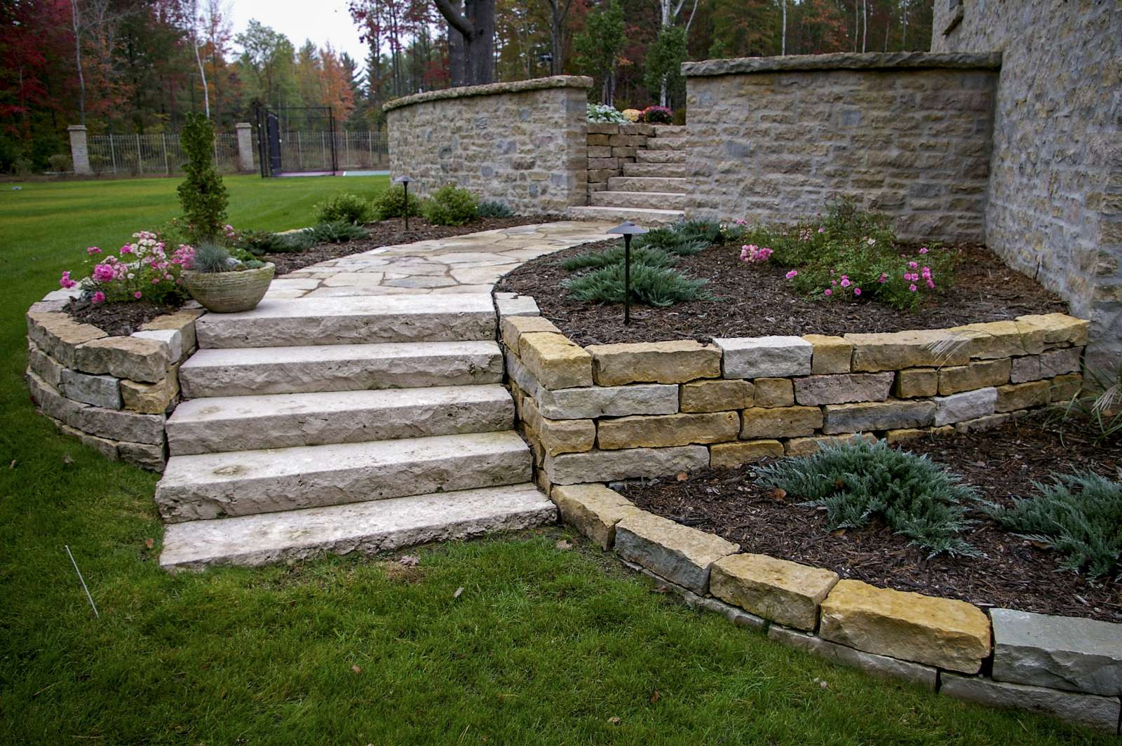 Landscape Retaining Wall Design
 Retaining Walls in Appleton and the Fox Cities