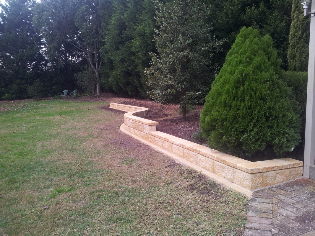 Landscape Timber Edging
 Garden edging In Style Landscapes