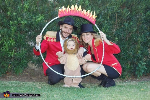 Lion Tamer Costume DIY
 Lion Tamer Family Halloween Costume