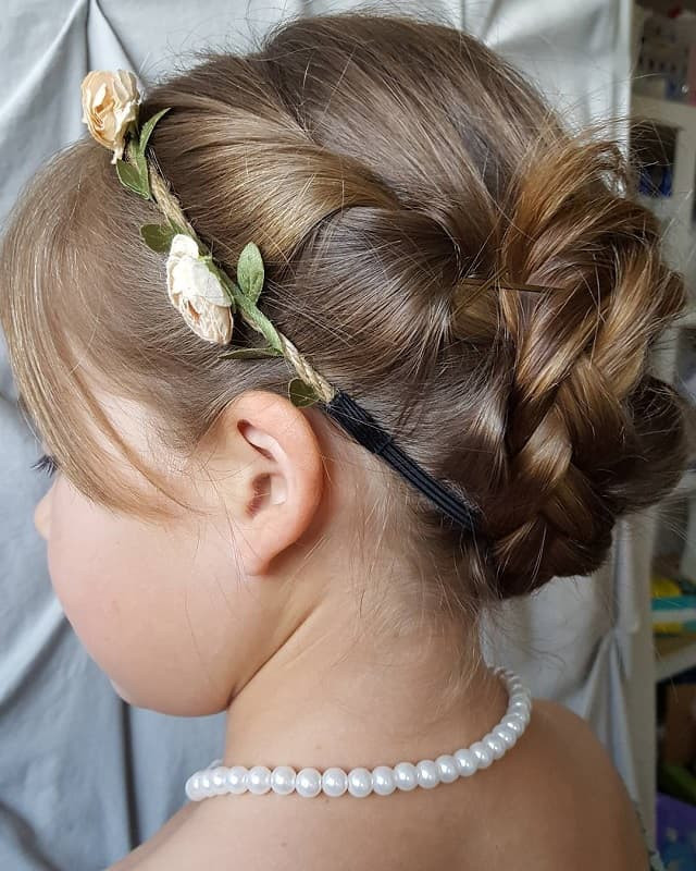 Little Girls Wedding Hairstyles
 25 Stunning Hairstyles for Little Girls to Rock at Weddings