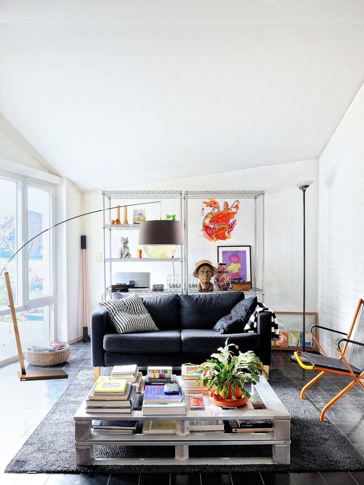 Living Room Arc Floor Lamps
 The Many Stylish Forms The Modern Arc Floor Lamp