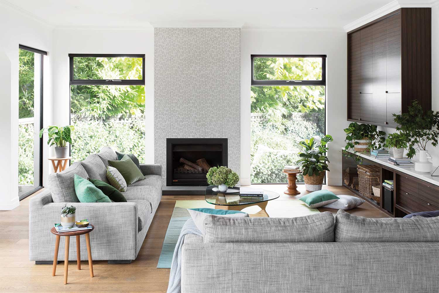 Living Room Makeovers Ideas
 Bud Living Room makeover for under $300