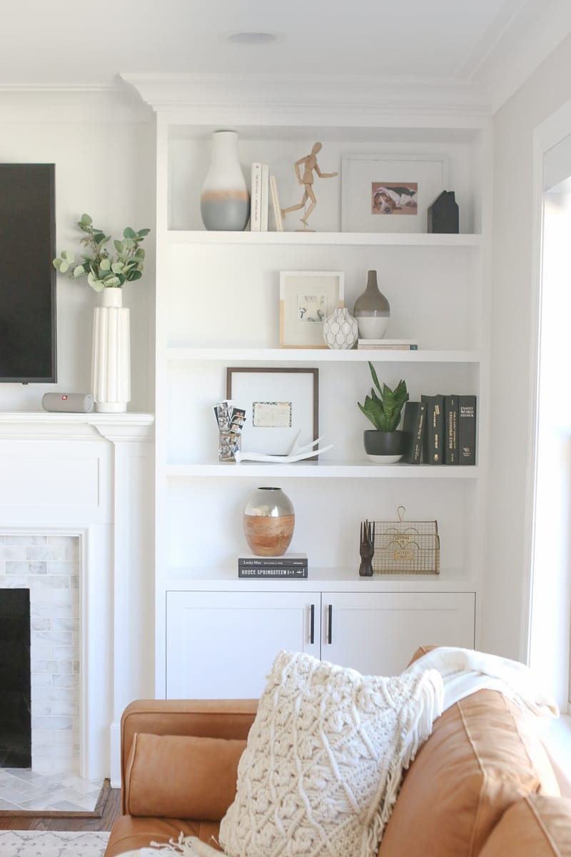 Living Room Shelves Ideas
 The Dos and Don ts of Decorating Built In Shelves