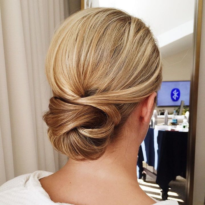 Low Chignon Wedding Hairstyles
 Get inspired by this fabulous simple low bun wedding hairstyle