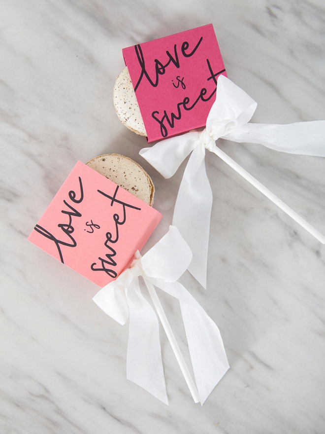 Macarons Box DIY
 These "Love Is Sweet" Printable Macaron Boxes Are The Cutest