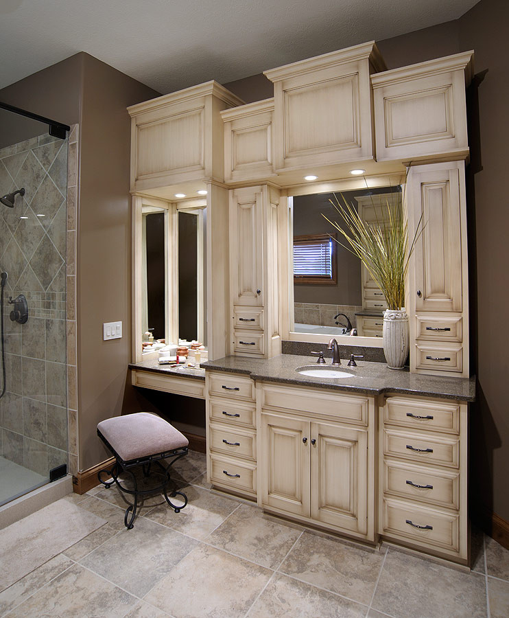 Master Bathroom Cabinets
 Mullet Cabinet — Custom Master Bathroom Suite