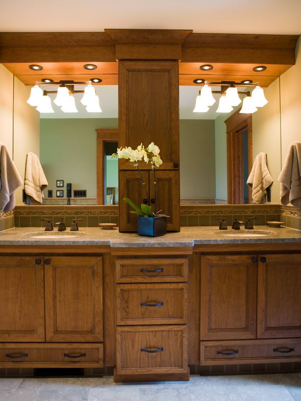 Master Bathroom Vanity Ideas
 24 Bathroom Designs