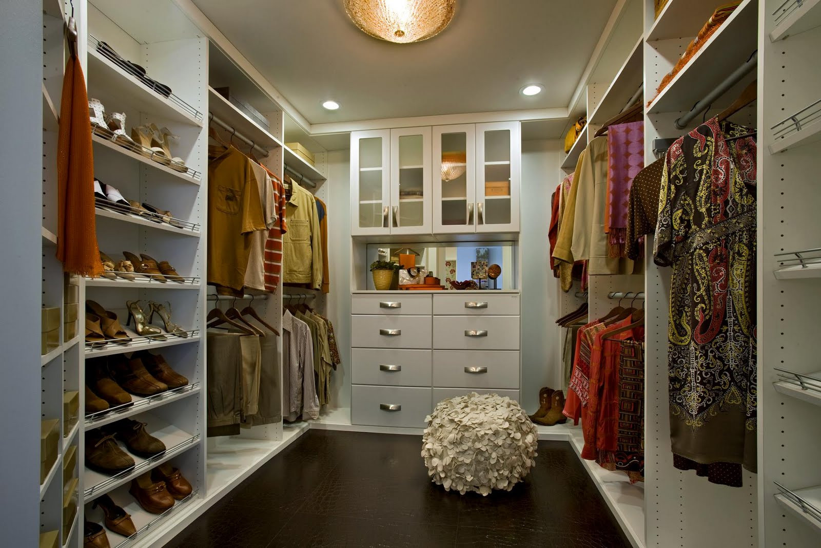 Master Bedroom Closets
 17 Elegant And Trendy Bedroom Closet Desingns