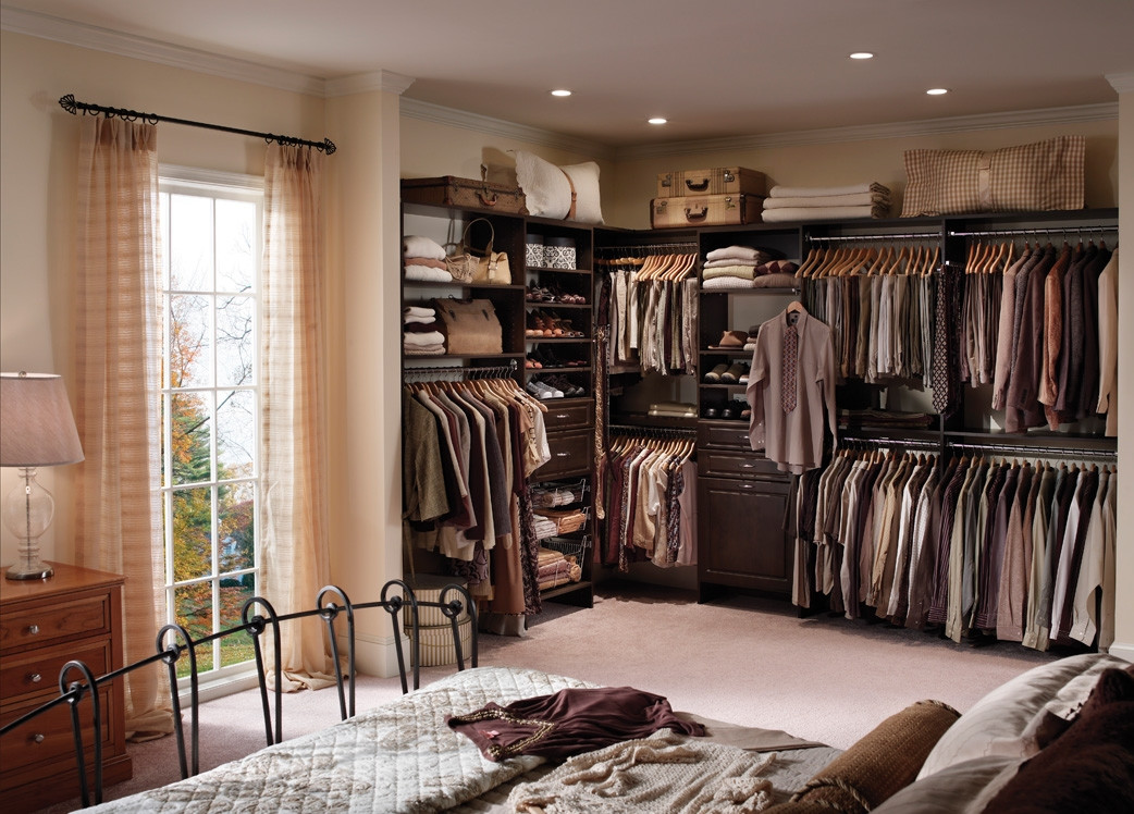 Master Bedroom Closets
 The Best Way of Decorating Master Bedroom with Walk in