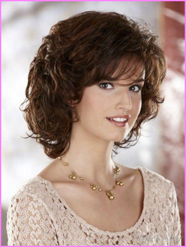 Medium Length Haircuts For Wavy Hair
 Medium length haircuts for curly hair and round face