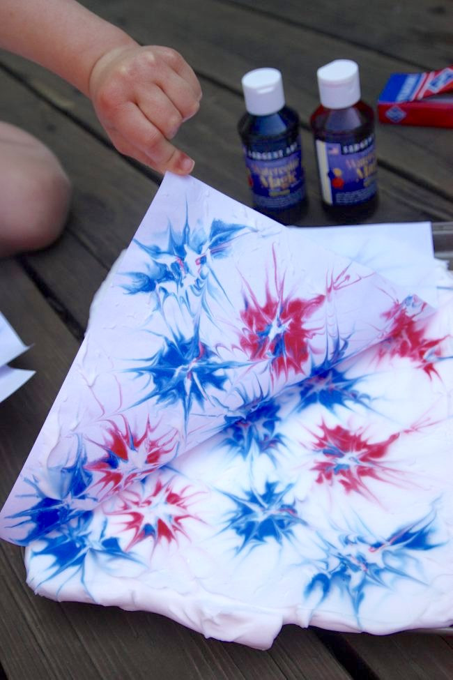 Memorial Day Art And Craft
 Patriotic Memorial Day Crafts for Kids Red White & Blue